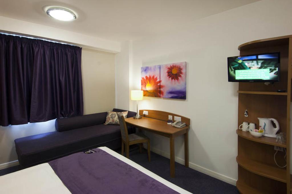 Premier Inn Southampton West Quay Room photo