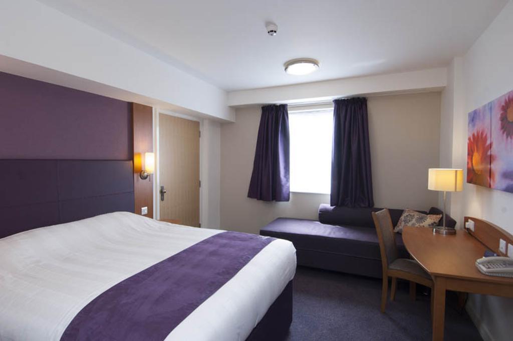Premier Inn Southampton West Quay Room photo