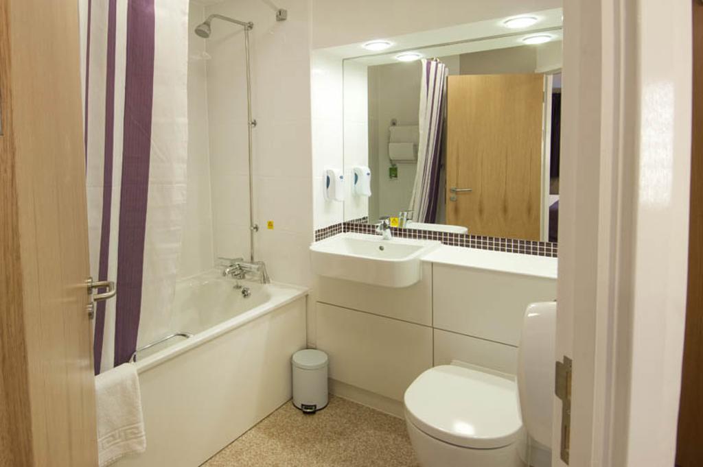 Premier Inn Southampton West Quay Room photo