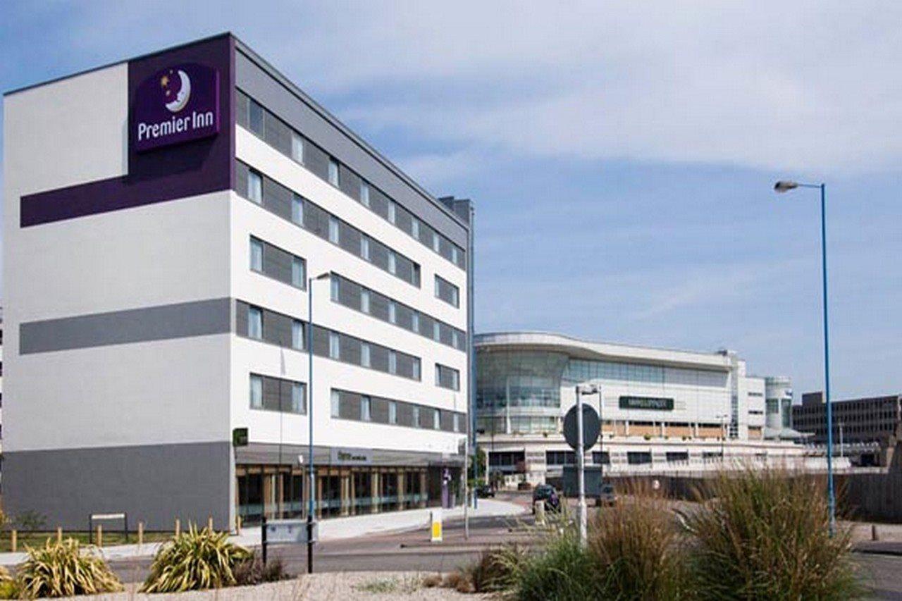 Premier Inn Southampton West Quay Exterior photo