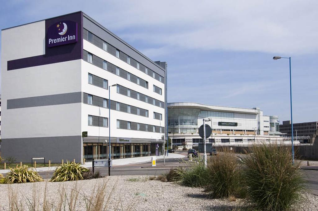 Premier Inn Southampton West Quay Exterior photo