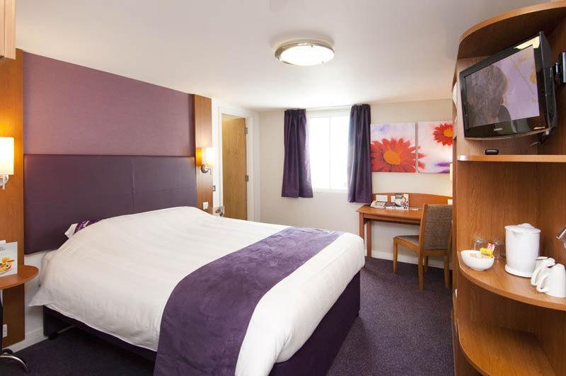 Premier Inn Southampton West Quay Exterior photo